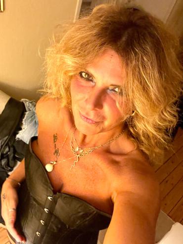 028-a-glimpse-of-eva-di-pierro