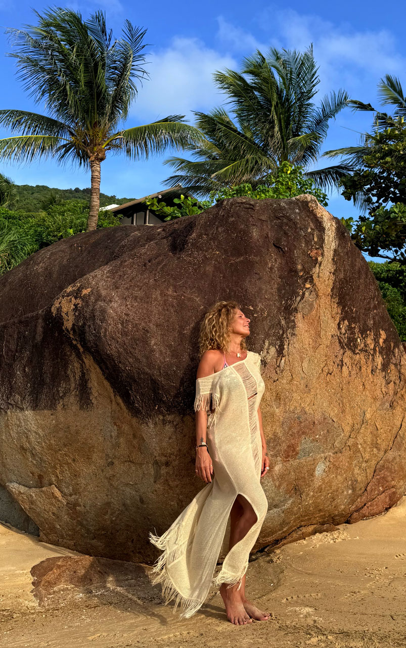 Eva-di-pierro-biography-verticale eva-di-pierro-biography-verticale